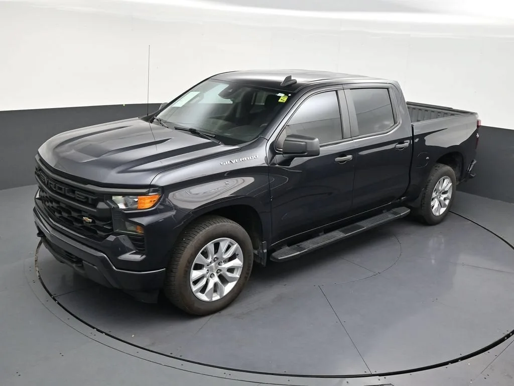 2023 Chevrolet Silverado 1500 Custom photo 9