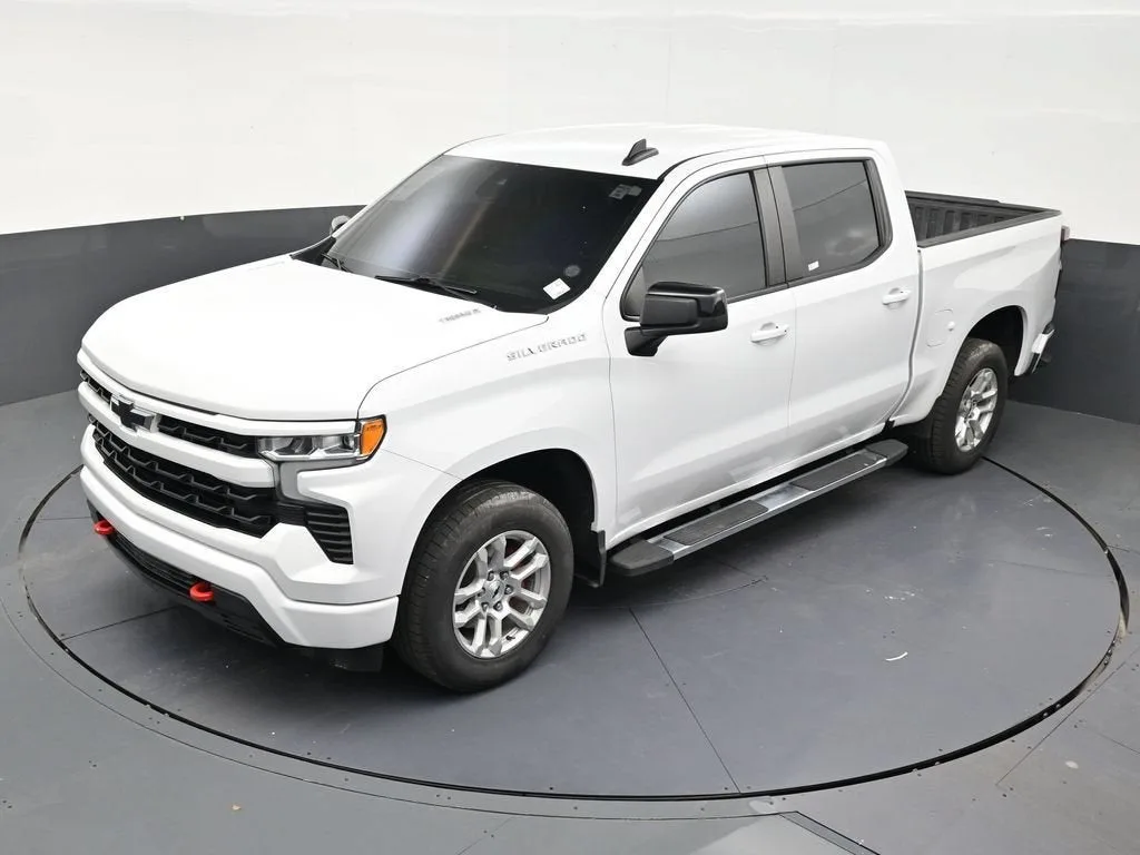 2024 Chevrolet Silverado 1500 RST photo 12