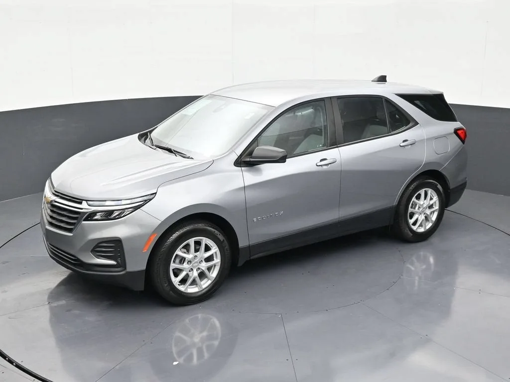 2024 Chevrolet Equinox LS photo 12