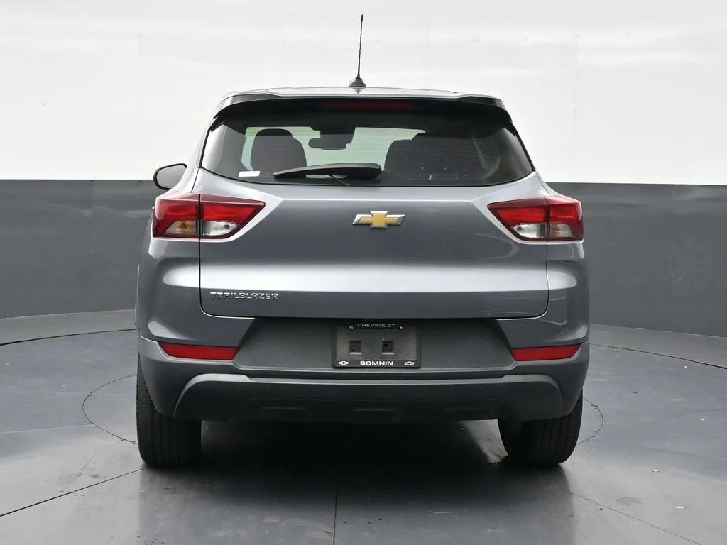 2021 Chevrolet Trailblazer LS photo 4