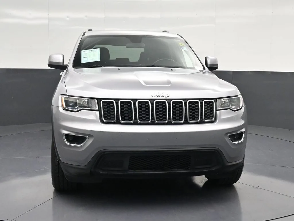 2021 Jeep Grand Cherokee Laredo E photo 3