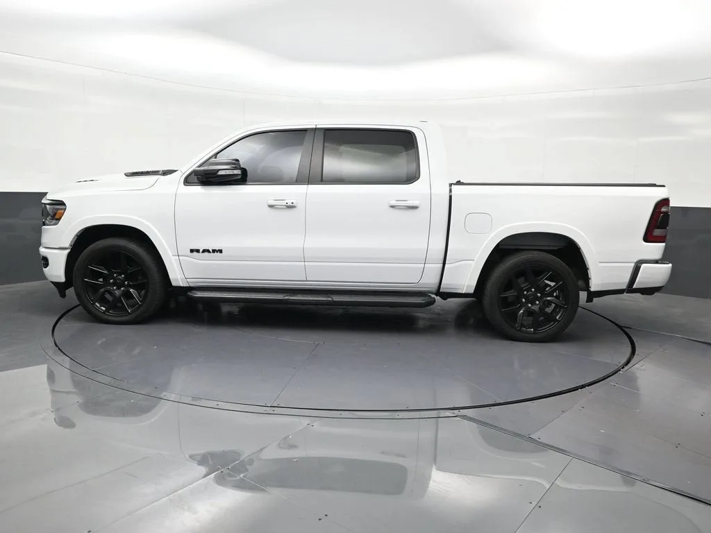 2022 RAM 1500 Laramie Crew Cab 4x2 5'7" Box photo 2