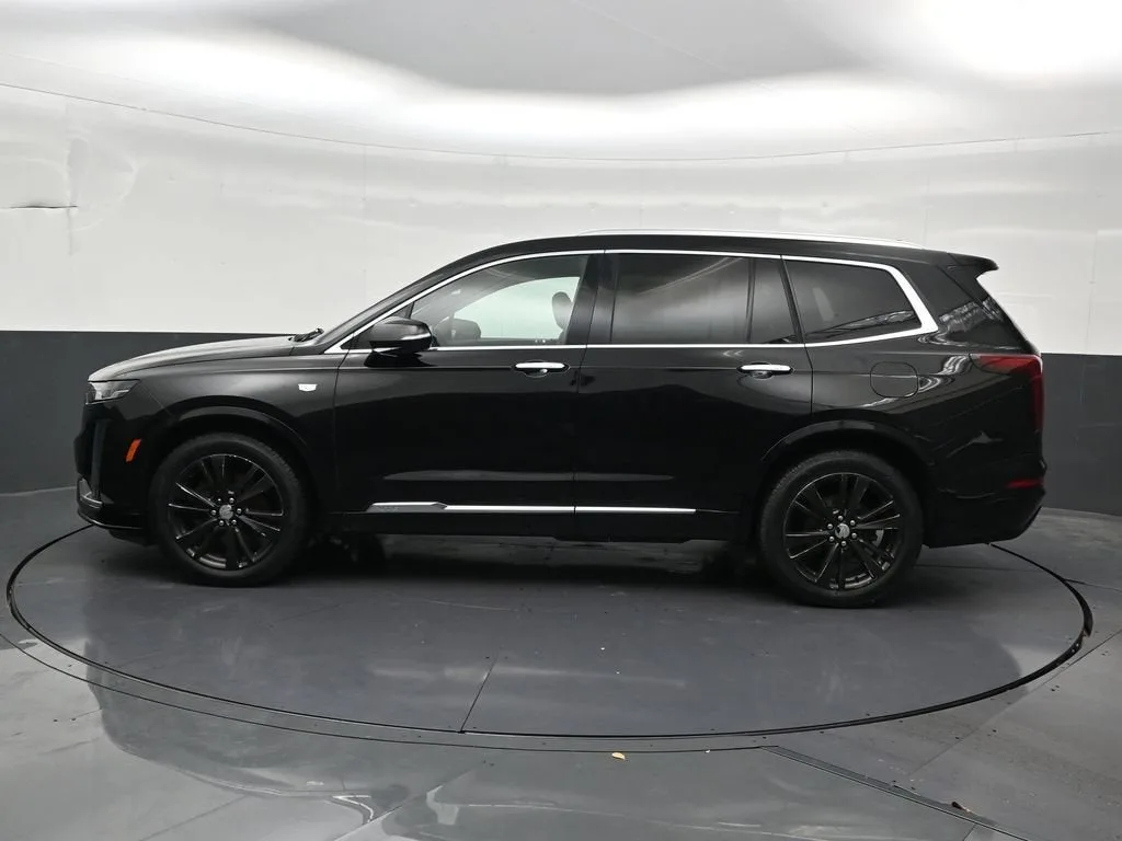 2023 Cadillac XT6 Luxury photo 2