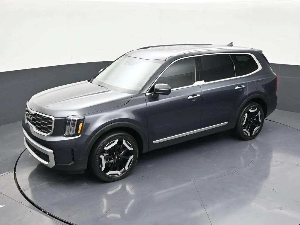 2024 Kia Telluride S photo 12