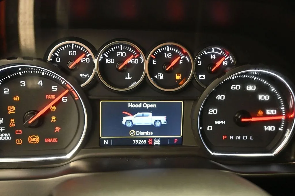 2021 Chevrolet Silverado 1500 RST photo 10