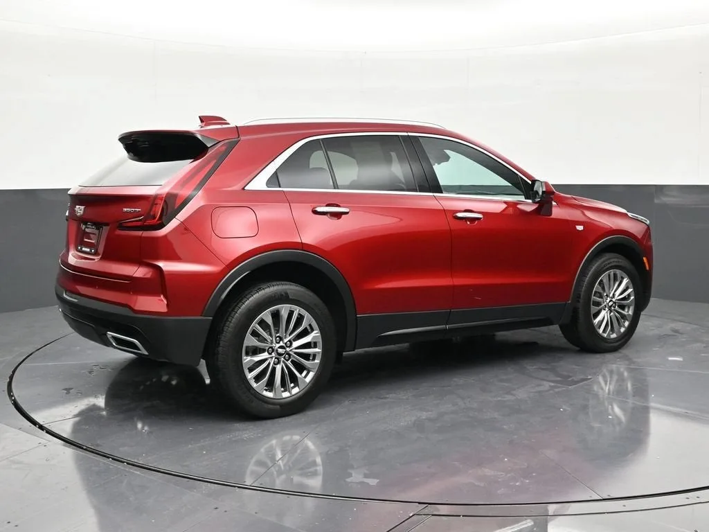 2024 Cadillac XT4 Premium Luxury photo 5
