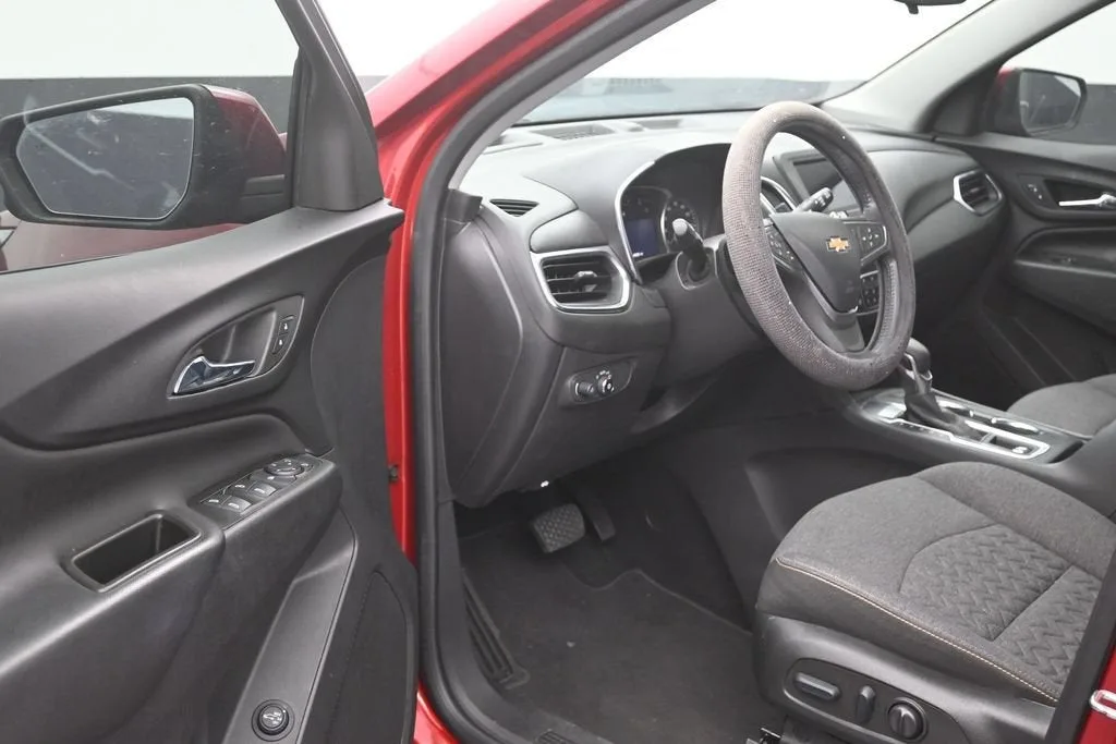 2022 Chevrolet Equinox LT photo 11