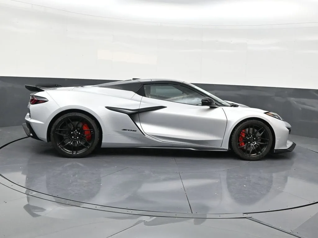 2026 Chevrolet Corvette Z06 2LZ photo 6