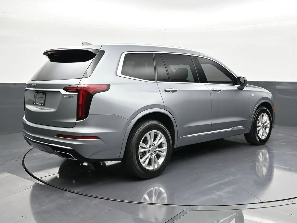 2023 Cadillac XT6 Luxury photo 5