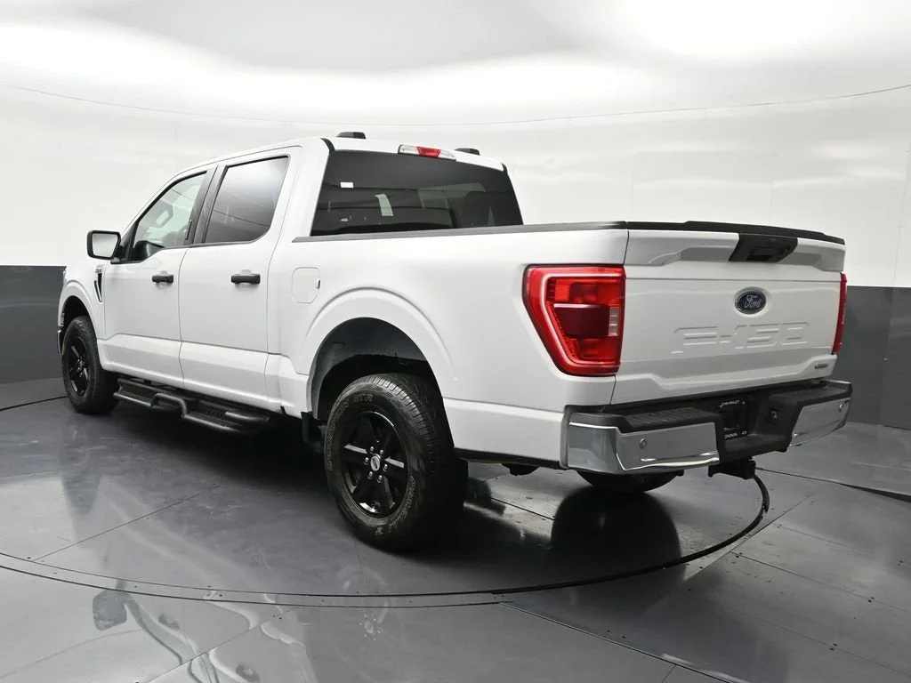 2023 Ford F-150 XL photo 3