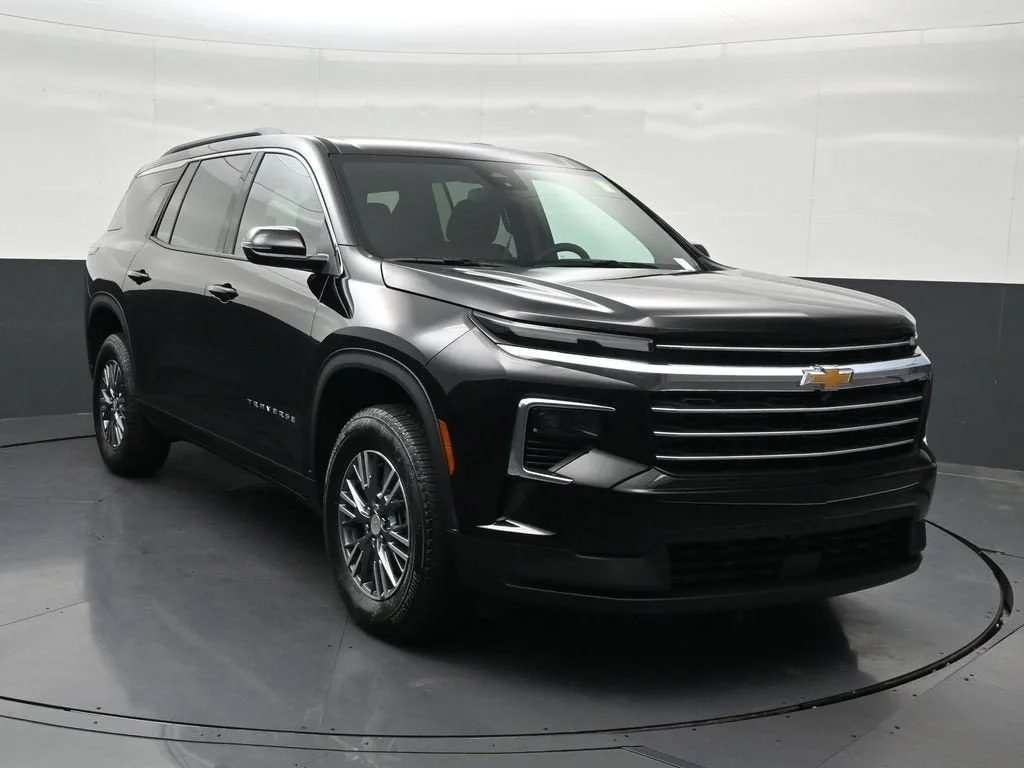 2026 Chevrolet Traverse LT photo 8