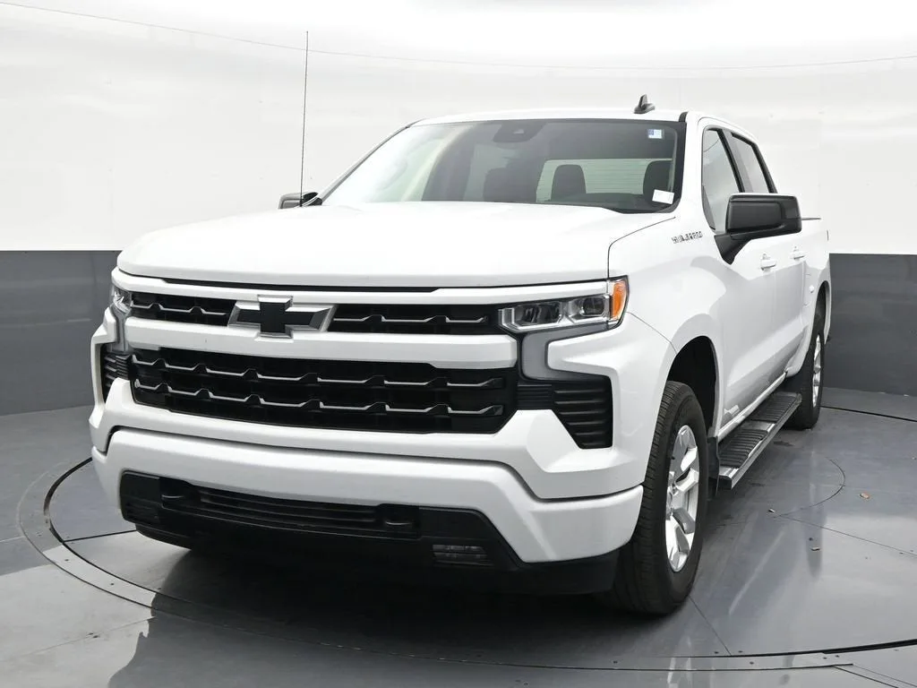 2024 Chevrolet Silverado 1500 RST photo 8