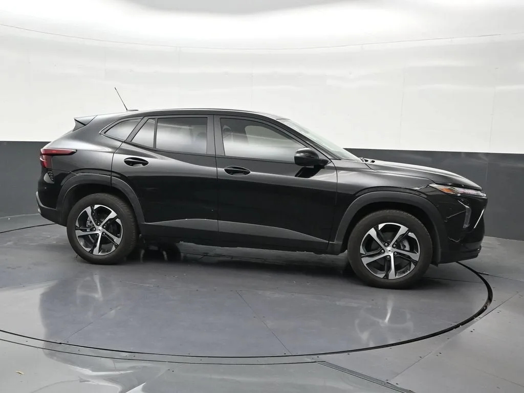 2025 Chevrolet Trax 1RS photo 7