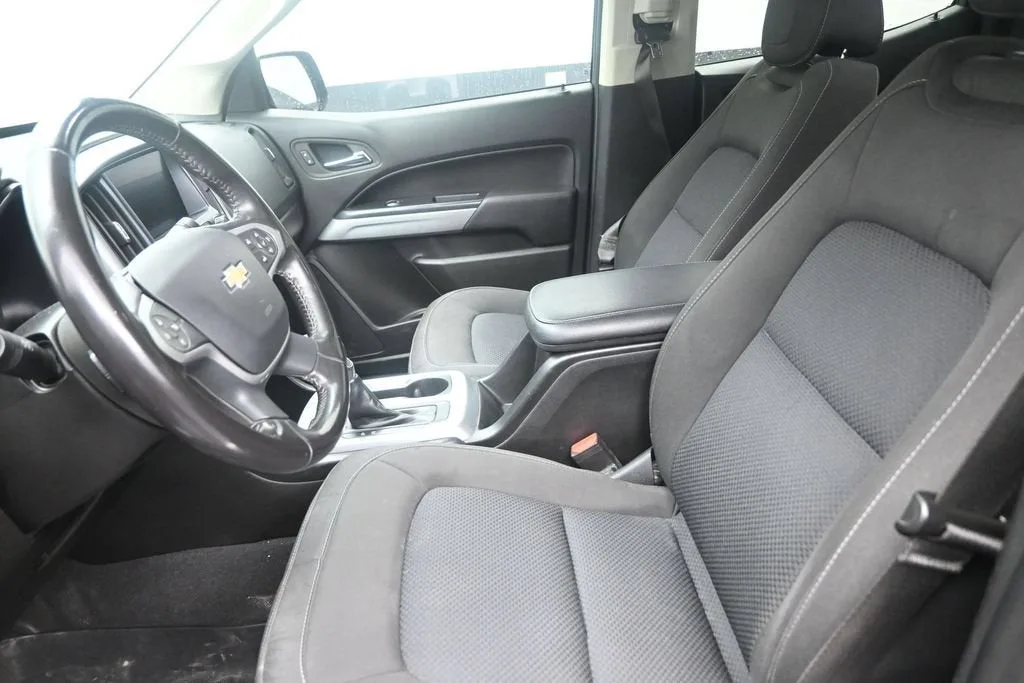 2022 Chevrolet Colorado LT photo 12