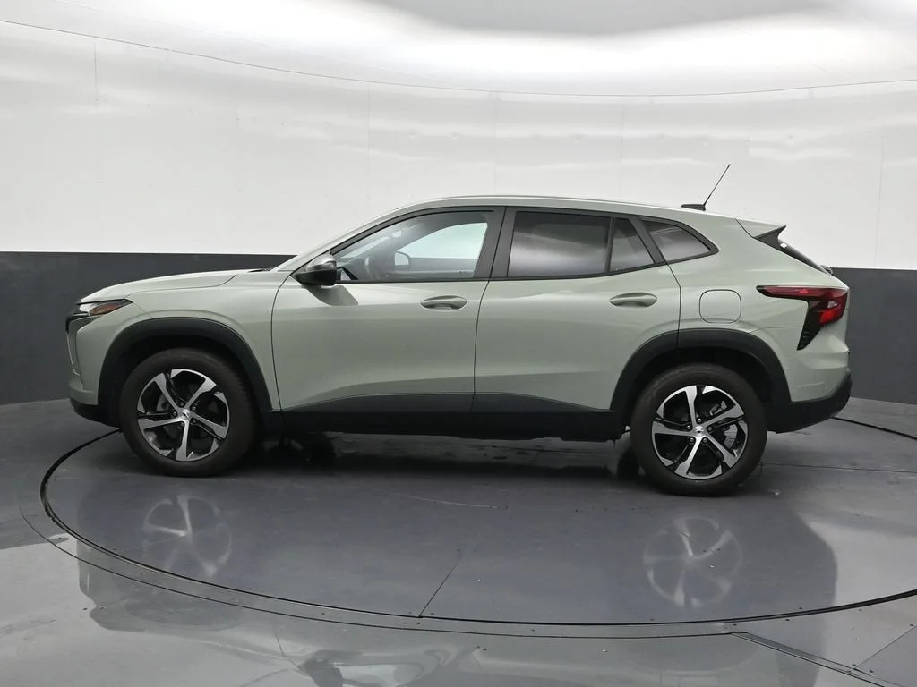 2024 Chevrolet Trax 1RS photo 2
