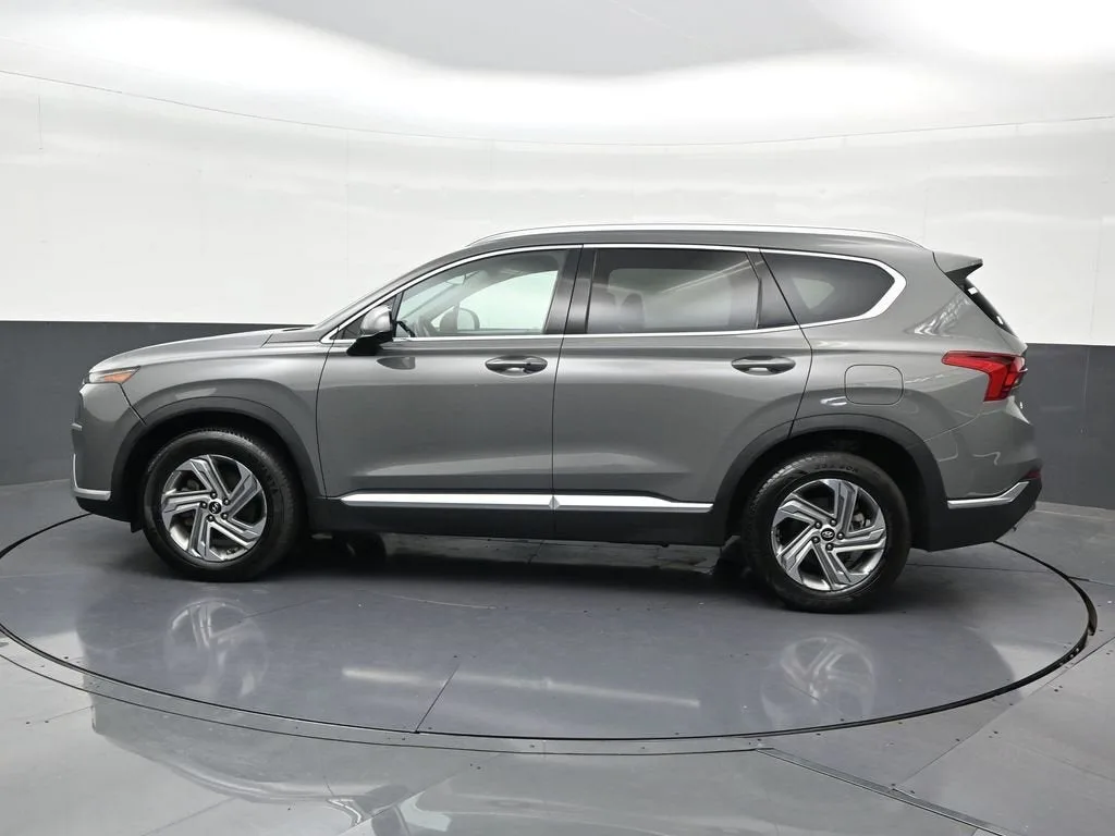 2022 Hyundai Santa Fe SEL photo 2