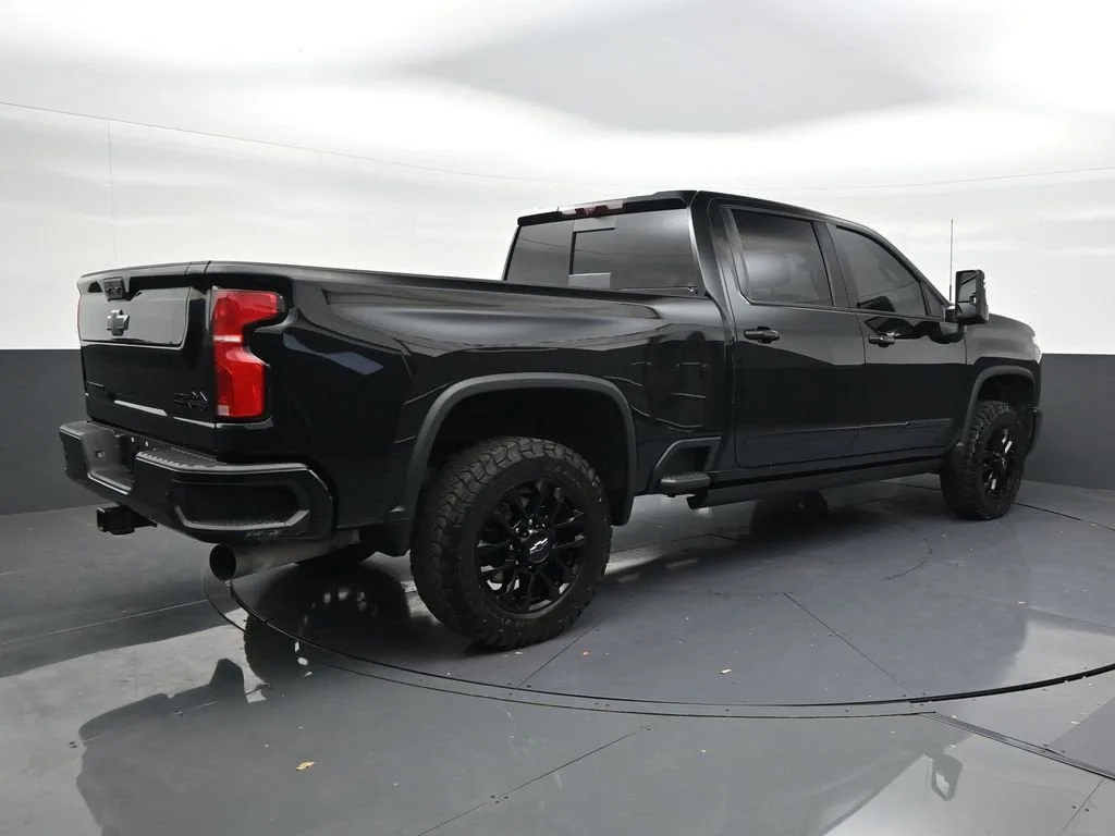 2025 Chevrolet Silverado 2500 HD High Country photo 5