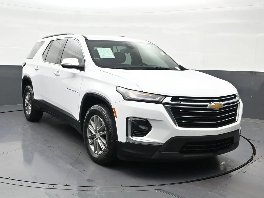 2023 Chevrolet Traverse LT Leather photo 8