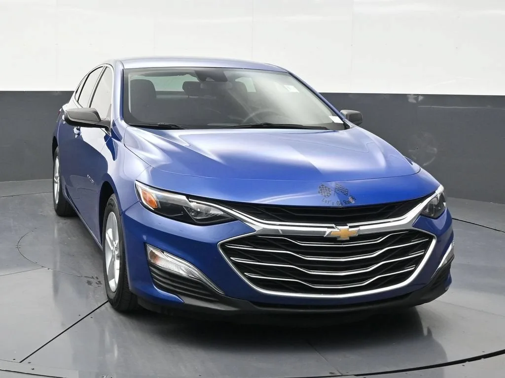 2023 Chevrolet Malibu LS photo 7
