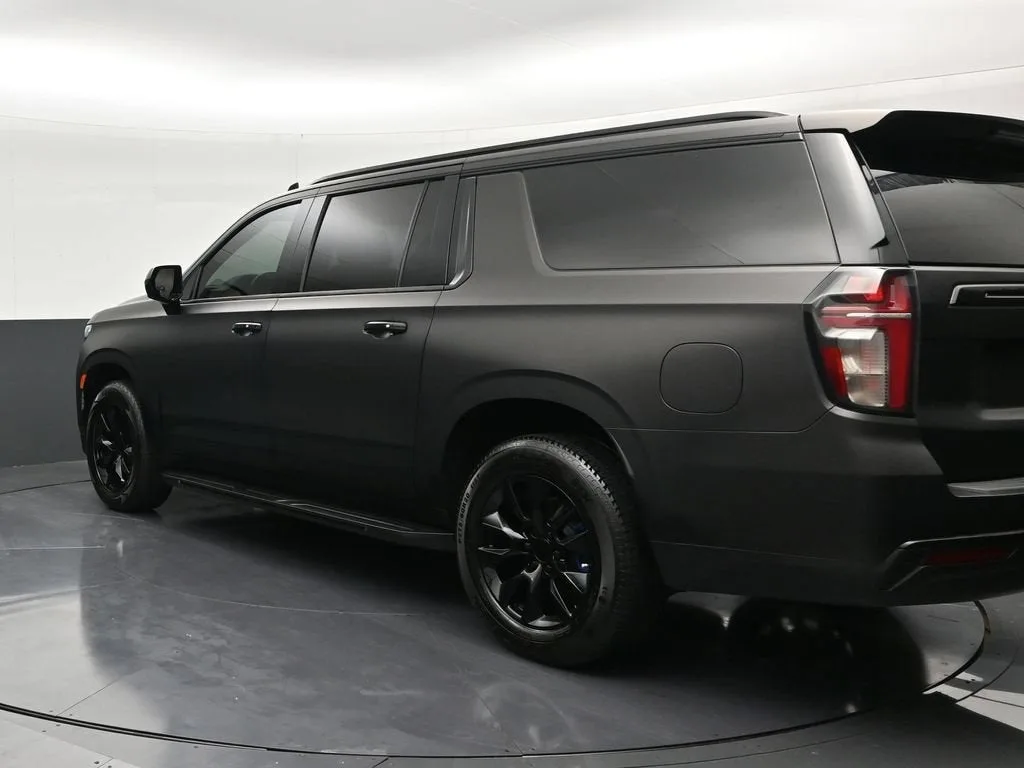 2021 Chevrolet Suburban LS photo 3