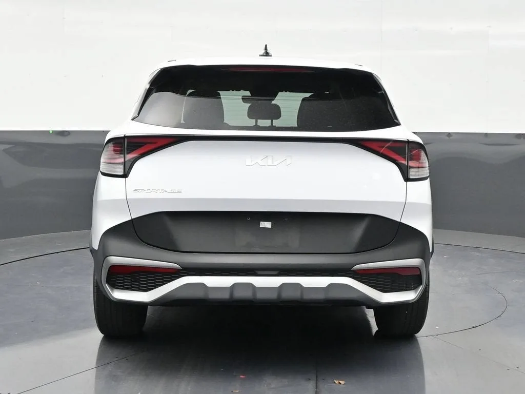 2023 Kia Sportage EX photo 4
