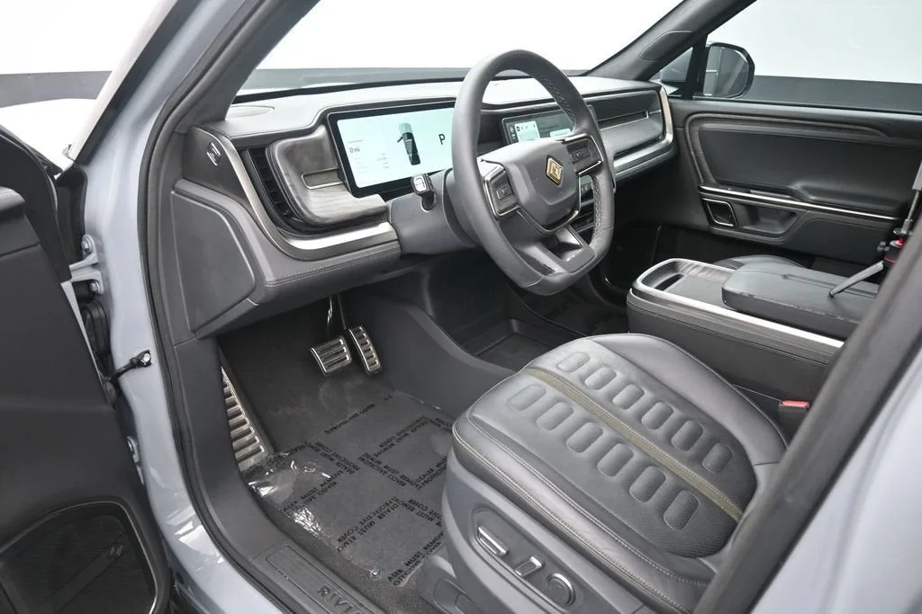 2023 RIVIAN R1S Launch Edition photo 11