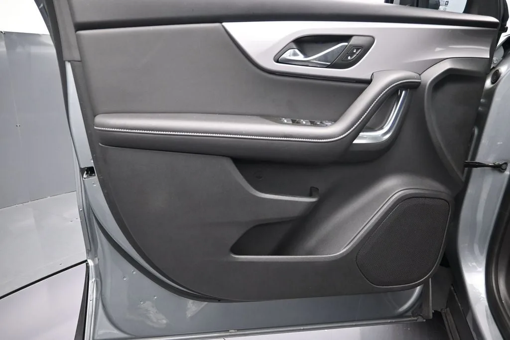 2025 Chevrolet Blazer LT photo 12