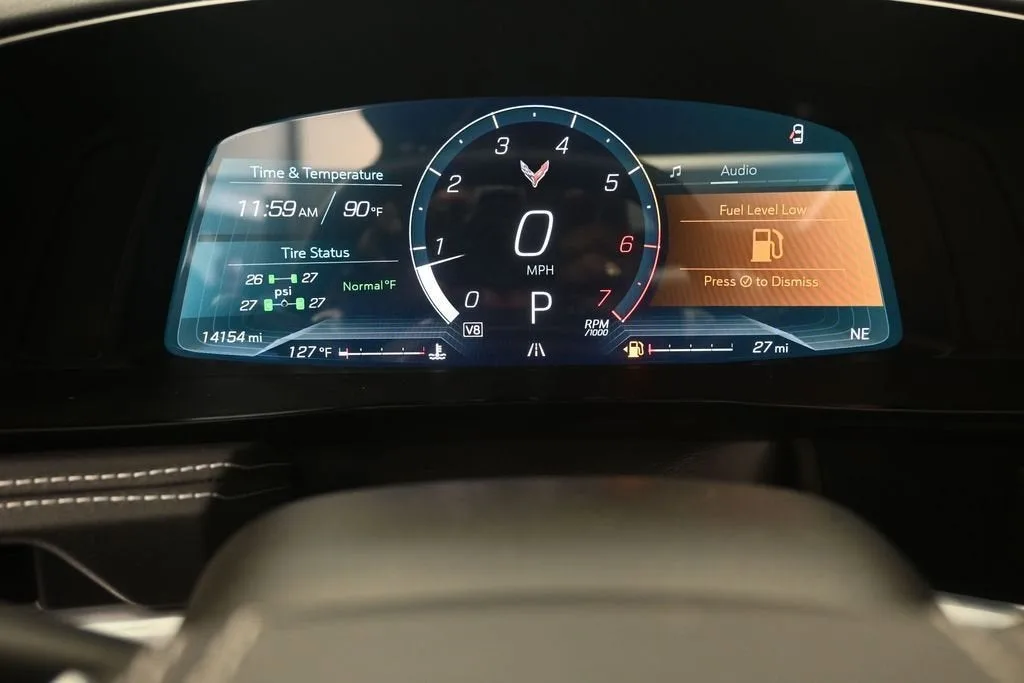 2025 Chevrolet Corvette Stingray 2LT photo 11