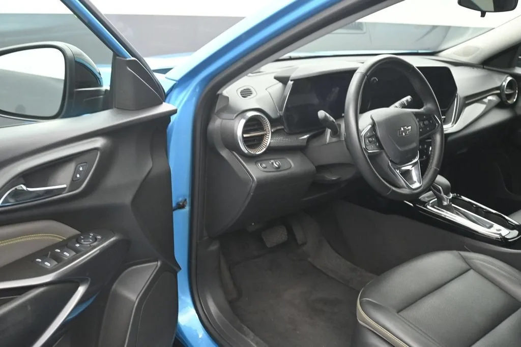 2025 Chevrolet Trax ACTIV photo 10