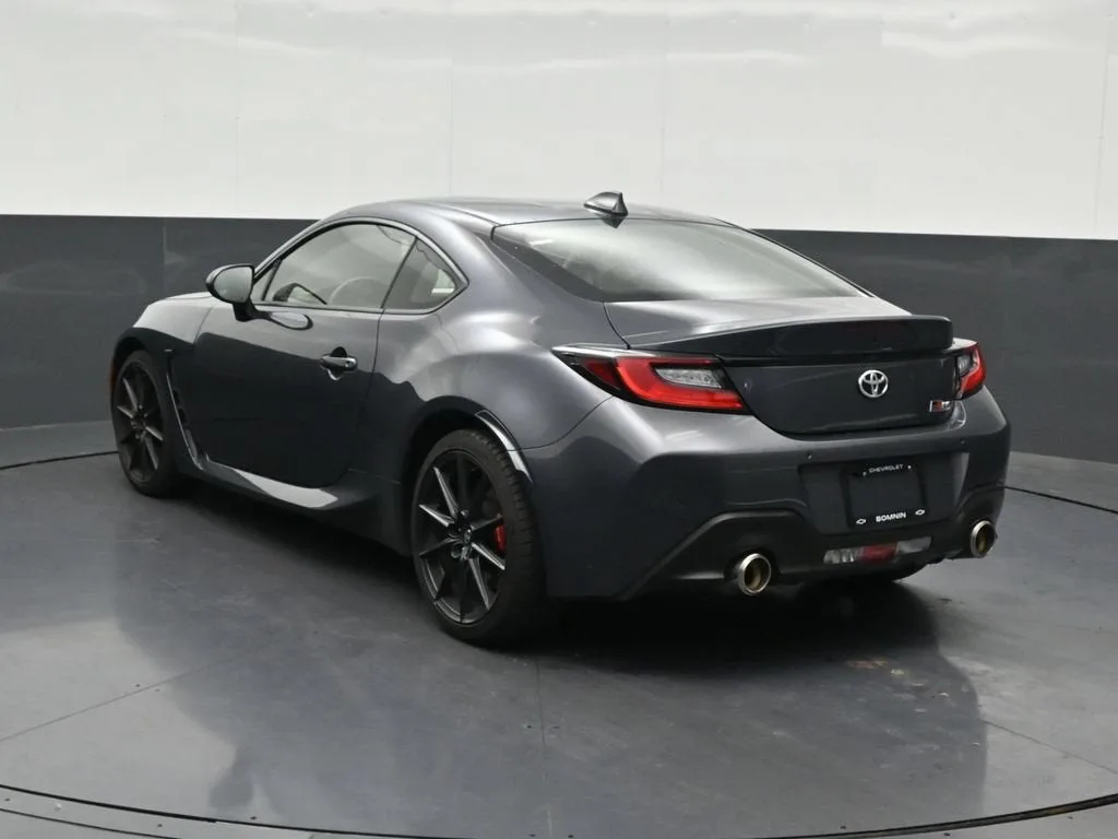 2024 Toyota GR86 2DR AT photo 3