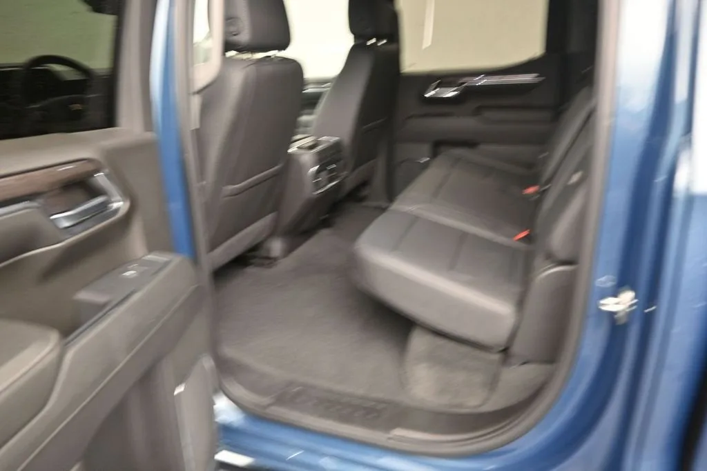 2024 Chevrolet Silverado 1500 LTZ photo 11