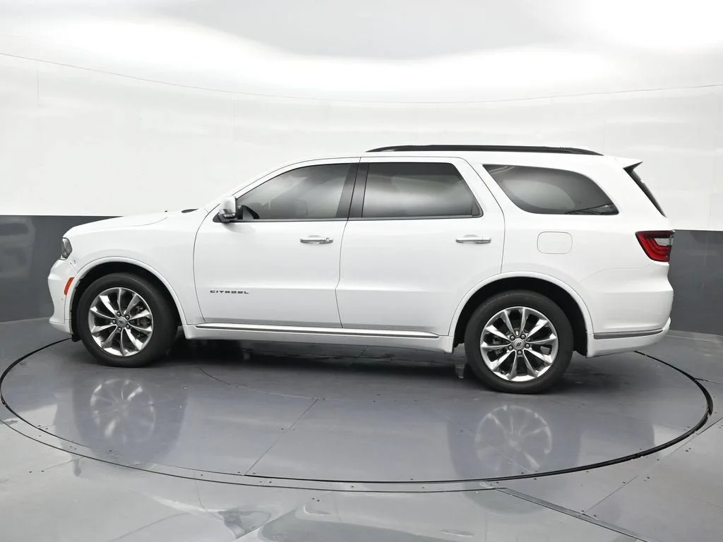 2022 Dodge Durango Citadel AWD photo 2