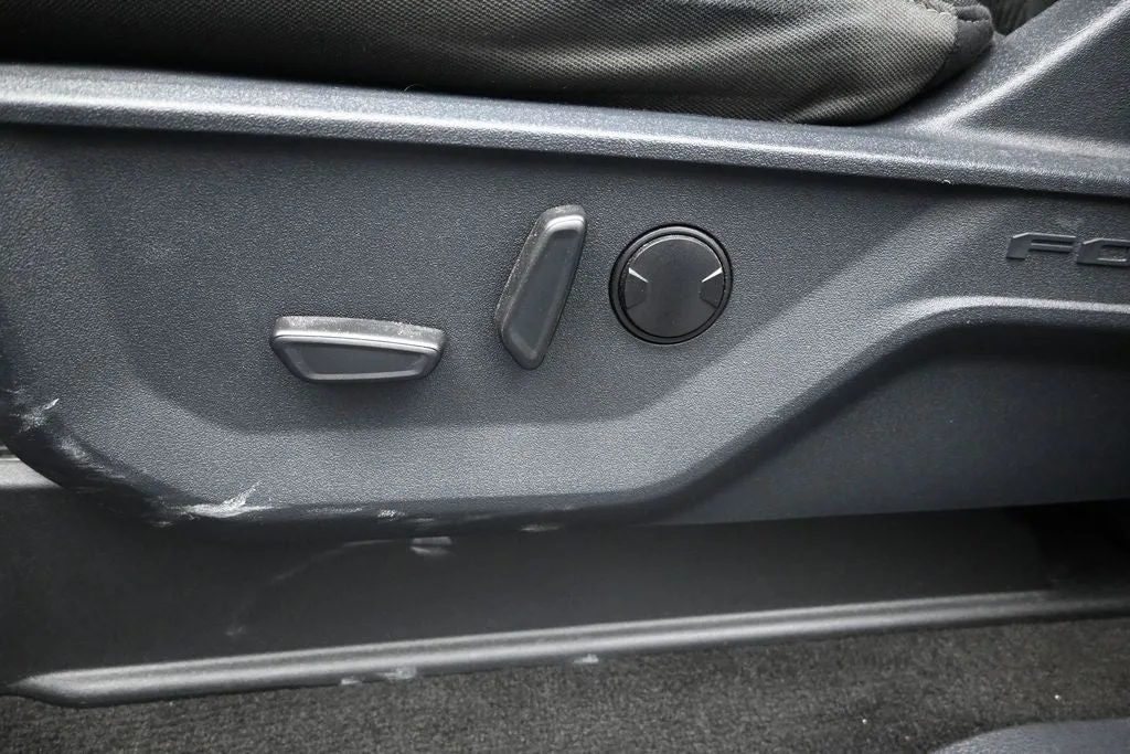 2023 Ford F-150 XLT photo 11