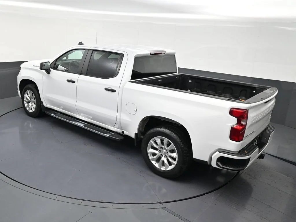 2024 Chevrolet Silverado 1500 Custom photo 11