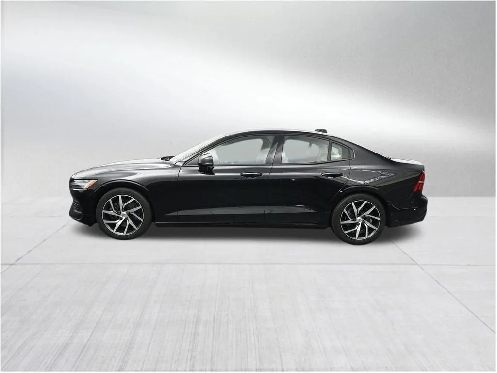 2019 Volvo S60 T5 Momentum photo 2
