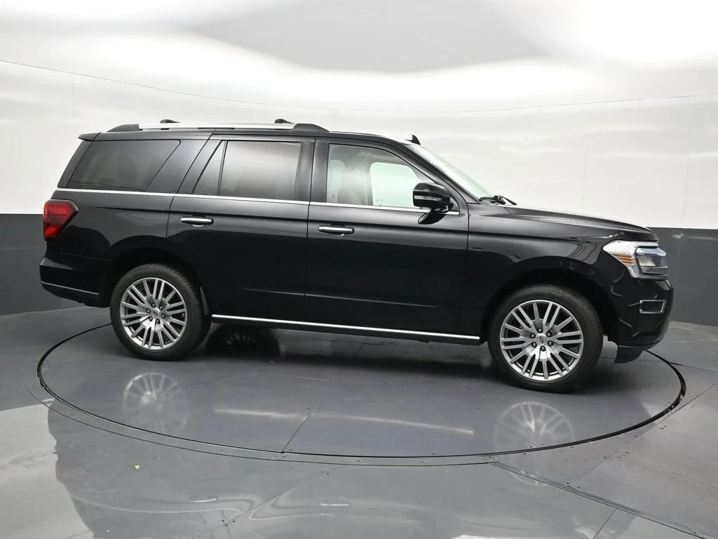 2023 Ford Expedition Limited photo 7