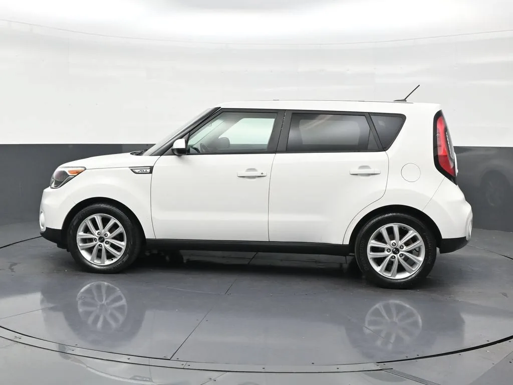 2019 Kia Soul + photo 2