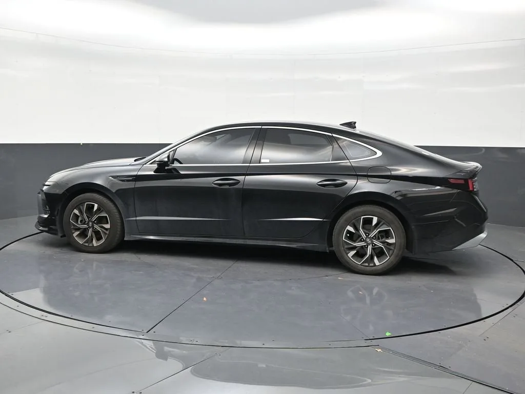 2024 Hyundai Sonata SEL photo 2