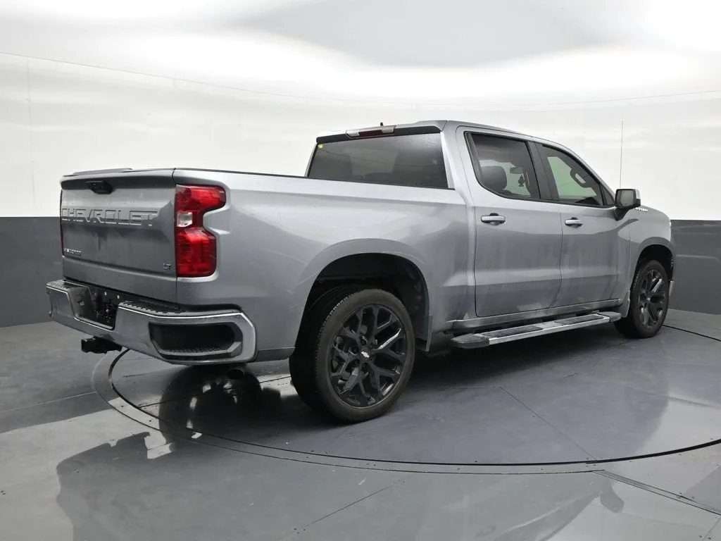 2024 Chevrolet Silverado 1500 LT photo 5