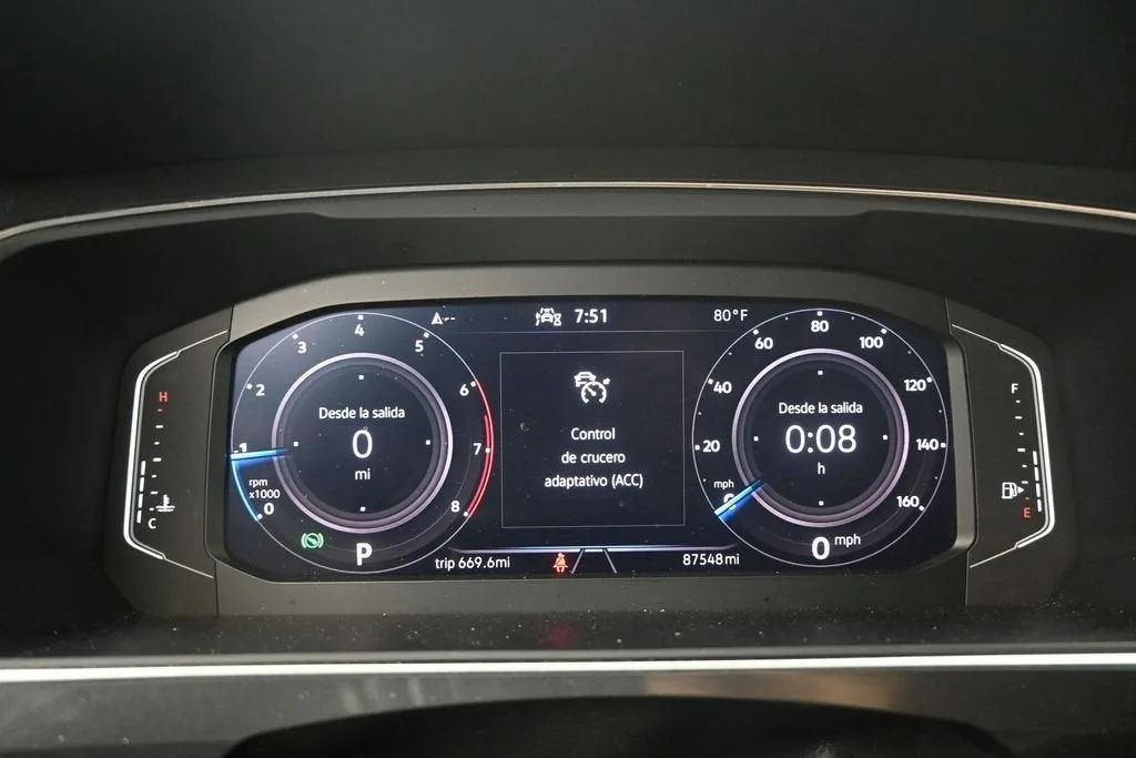 2021 Volkswagen Tiguan 2.0T SEL photo 11