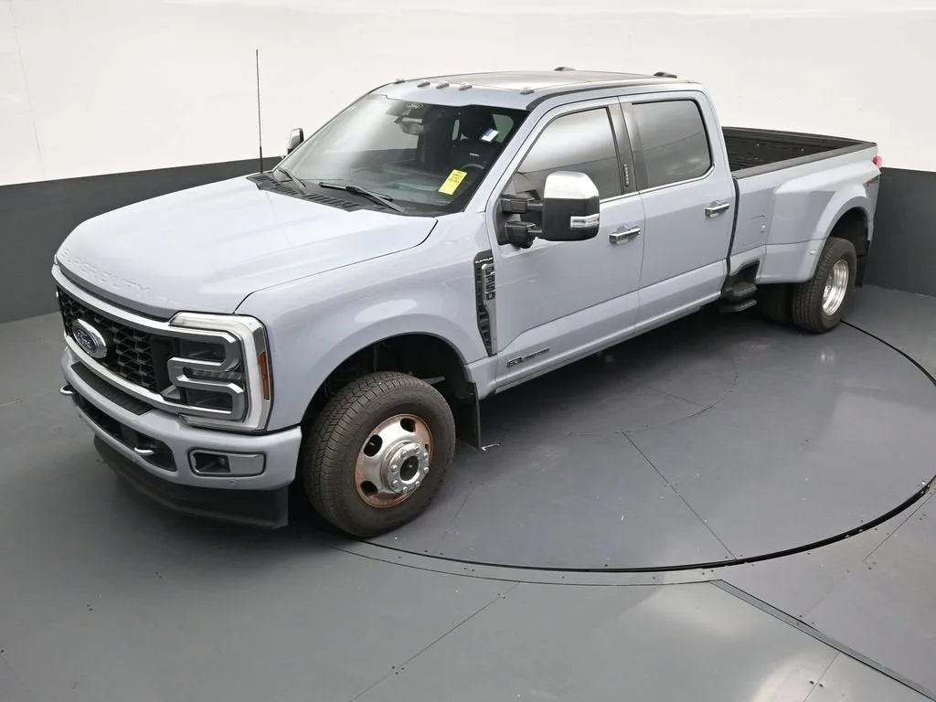 2024 Ford F-350 Platinum photo 12