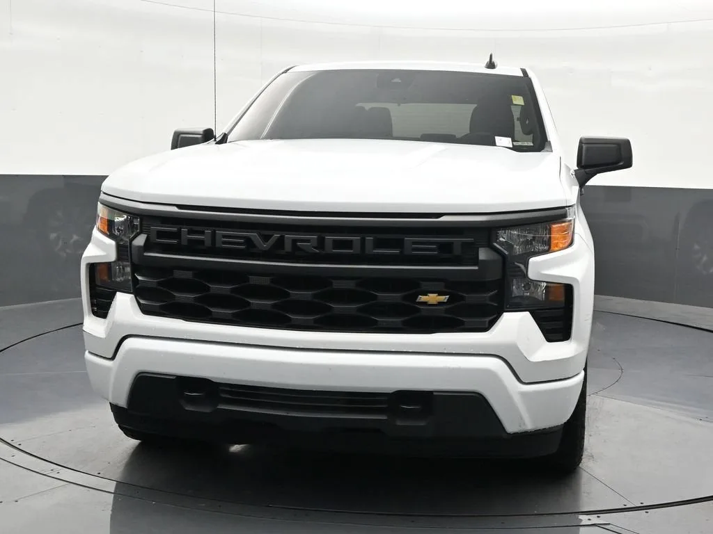 2022 Chevrolet Silverado 1500 Custom photo 9