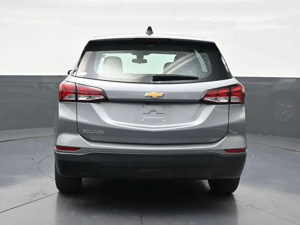 2024 Chevrolet Equinox LS photo 4