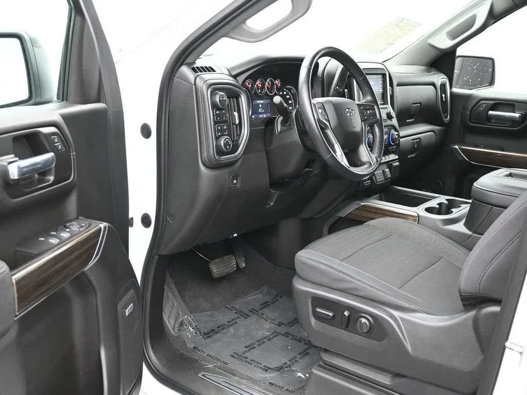 2020 Chevrolet Silverado 1500 RST photo 12