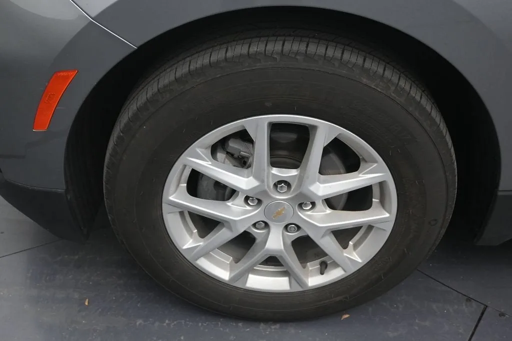 2024 Chevrolet Equinox LS photo 9