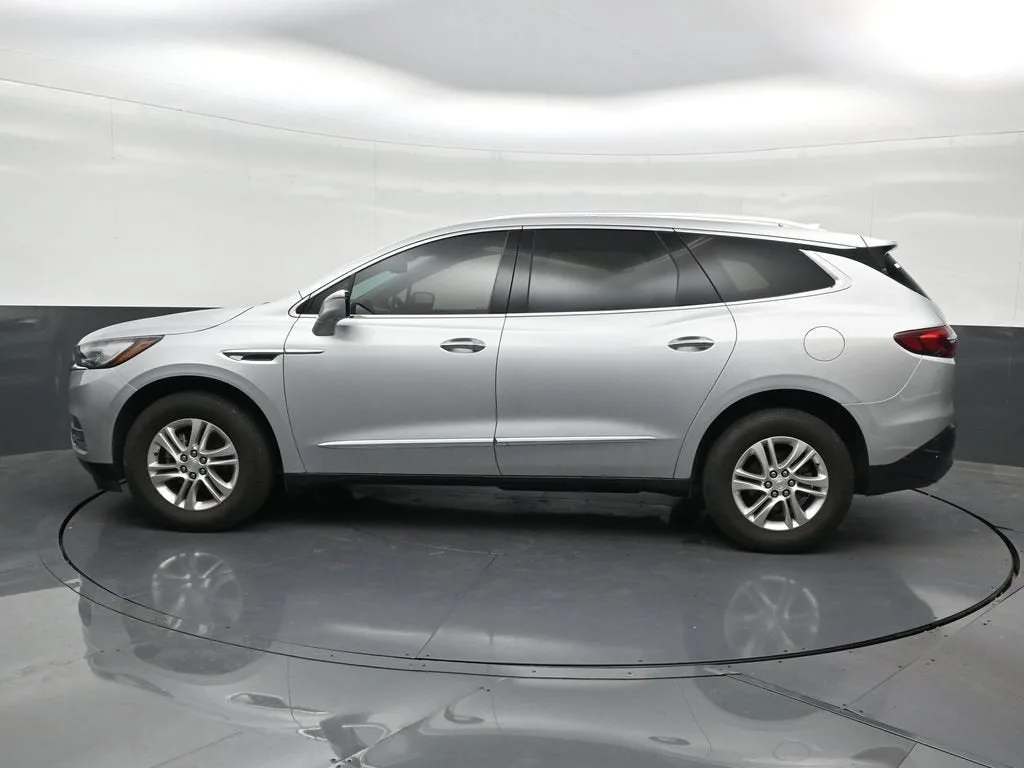 2021 Buick Enclave Essence photo 2