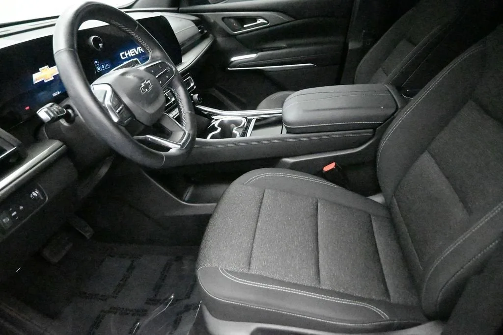 2024 Chevrolet Traverse LS photo 12