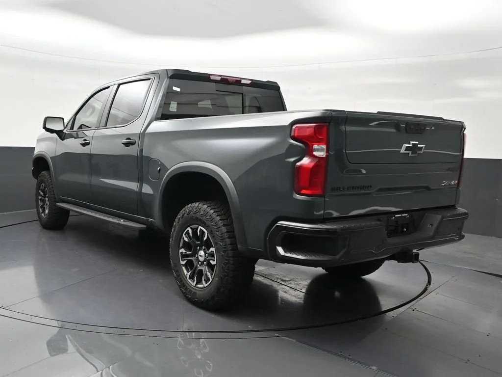 2026 Chevrolet Silverado 1500 ZR2 photo 3