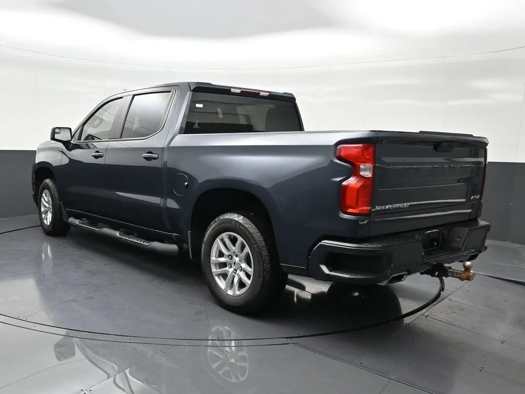 2021 Chevrolet Silverado 1500 RST photo 3