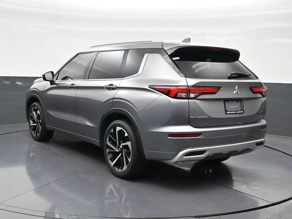 2022 Mitsubishi Outlander SEL Launch Edition S-AWC photo 3